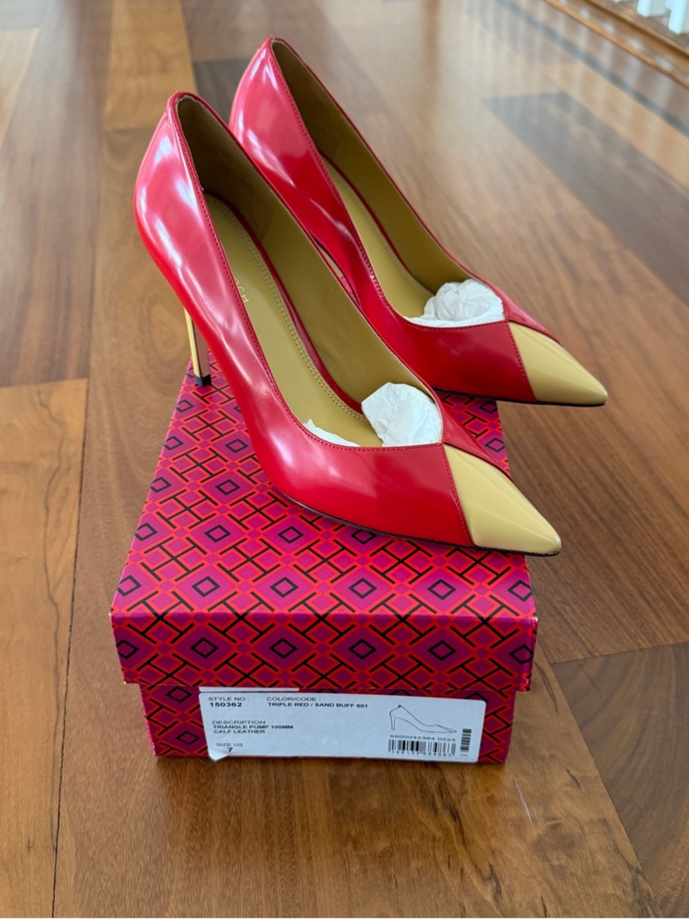 Tory Burch Triangle Pump 100mm in Triple Red / Sand Buff